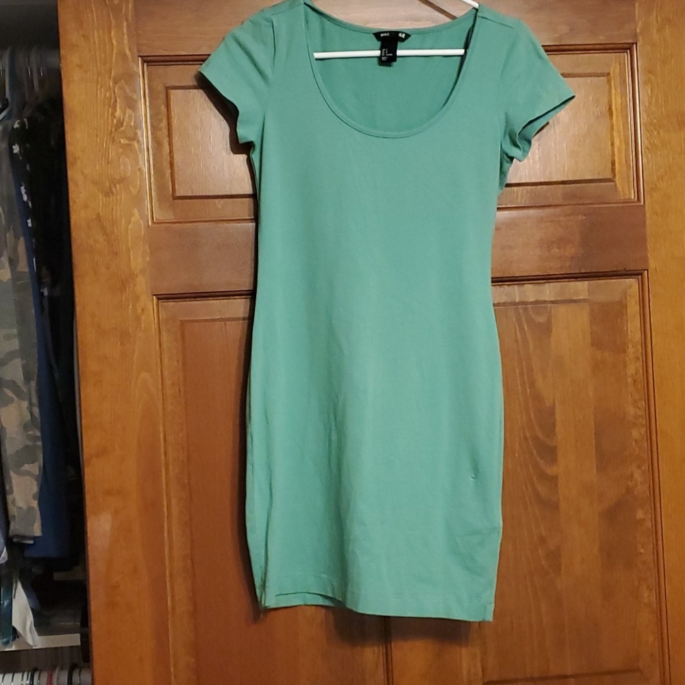 Dress - Picture 3 of 4